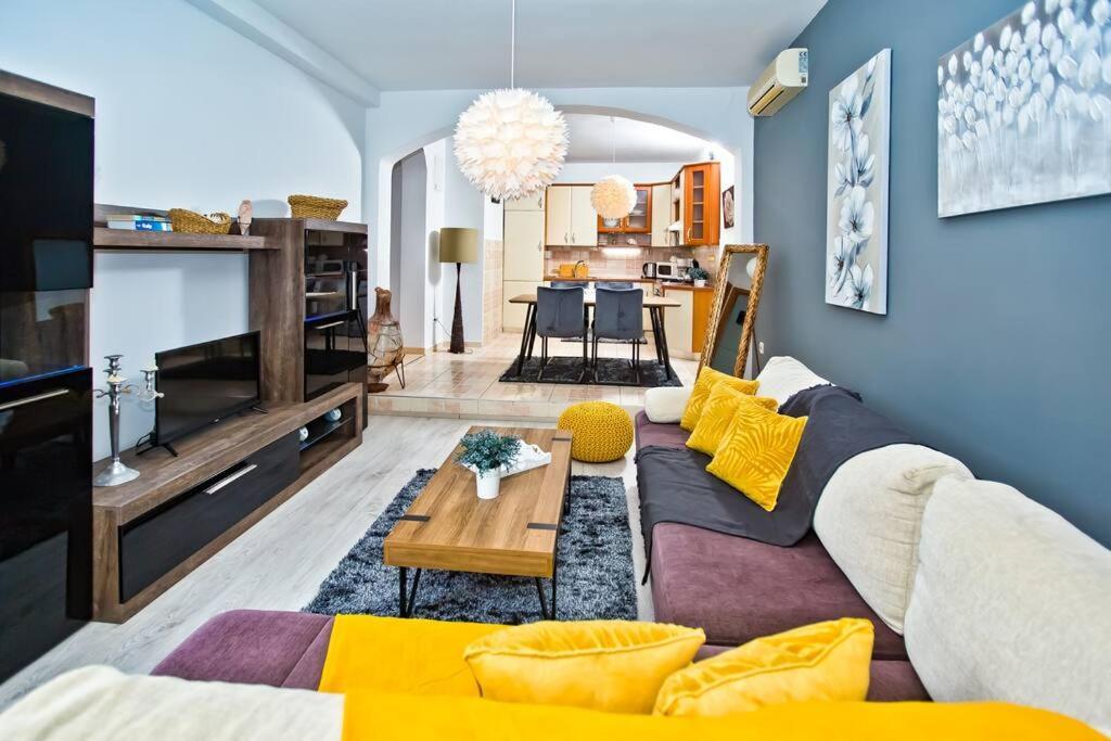 Tino With Two Sunny Terace Apartment Hvar Town
