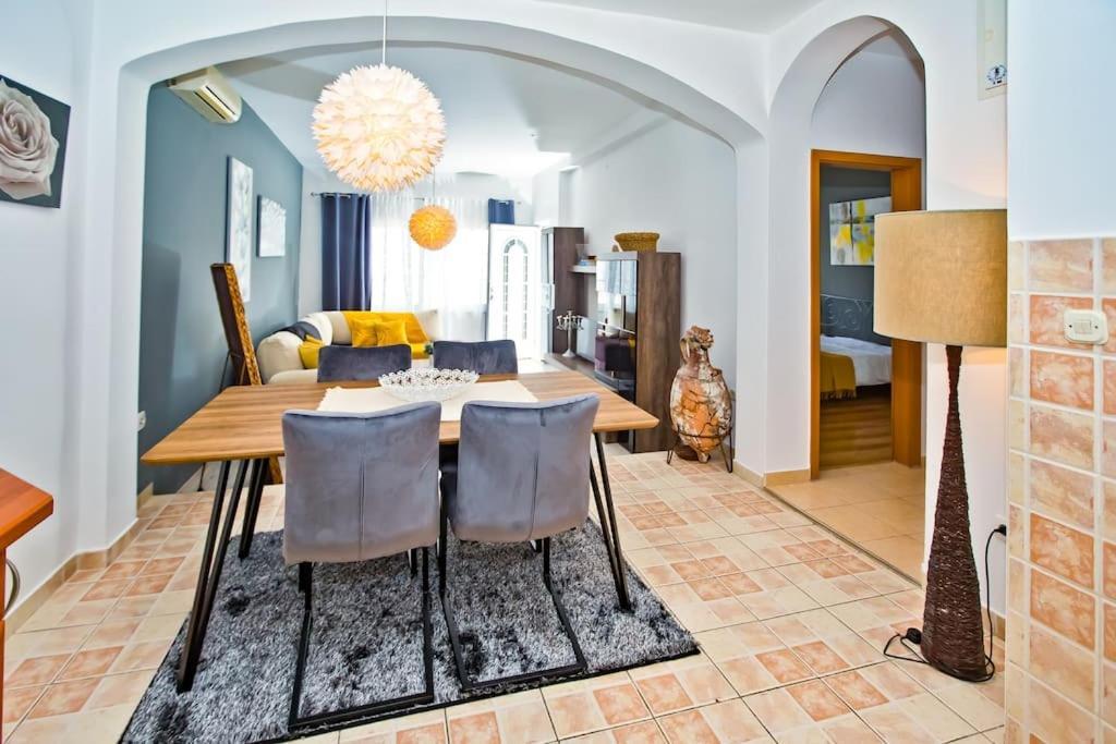 Apartment Tino With Two Sunny Terace Hvar Town