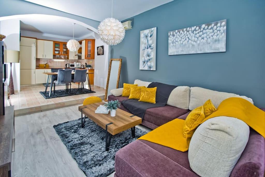 Apartment Tino With Two Sunny Terace *